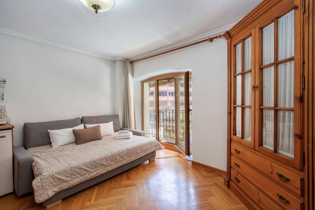 Appartement Comfy At Old Town Plaza With Ac Alicante