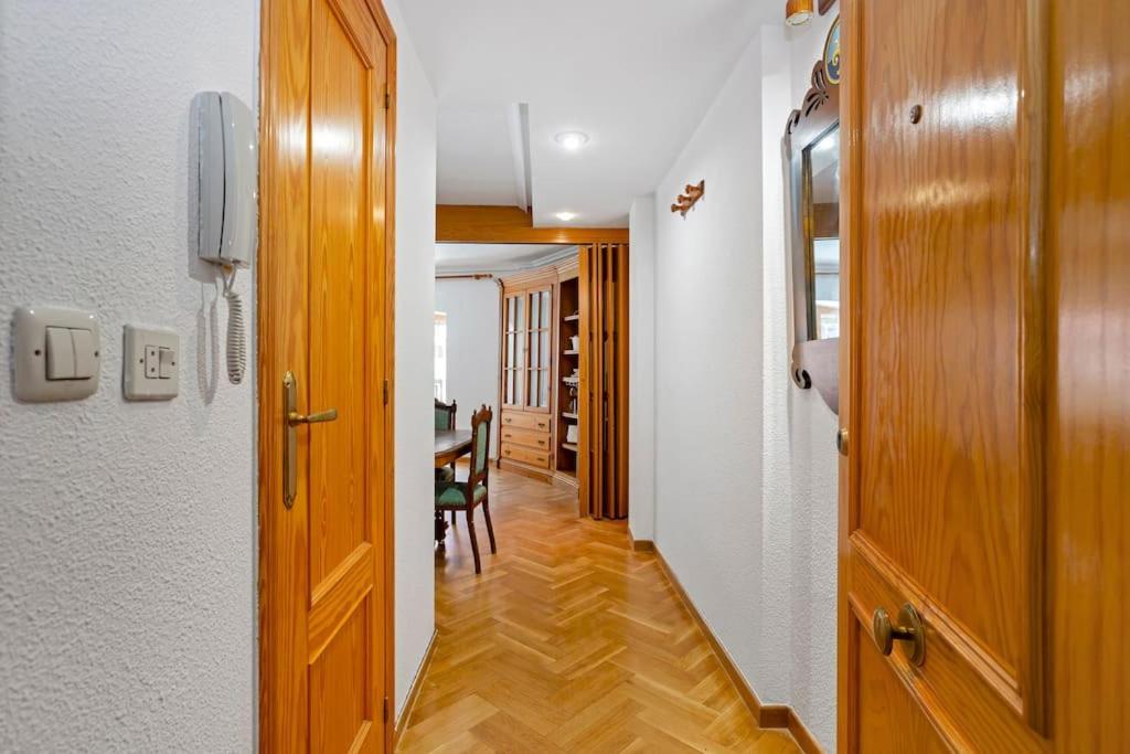Appartement Comfy At Old Town Plaza With Ac Alicante